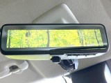 【デジタルルームミラー】後席の大きな荷物や同乗者で後方が確認しづらい時でも安心!カメラが撮影した車両後方の映像をルームミラー内に表示。クリアな視界で状況の確認が可能です!