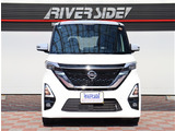 【車屋】として、長く車業界に従事した経験豊富なスタッフが多数在籍しております。