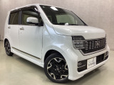 指定工場併設で末永く品質を保ちます。12ヶ月点検や車検はもちろんのこと、国家資格整備士によるお車のアドバイスも致します。