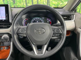 【純正革巻きステアリング】上質な革を使用することで、手にしっかり馴染みとても運転しやすいハンドルです♪
