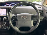 【純正革巻きステアリング】上質な革を使用することで、手にしっかり馴染みとても運転しやすいハンドルです♪