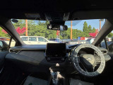 高いホールド性で運転姿勢が安定します。長距離ドライブでも疲れにくいのが魅力です。快適なドライビングライフをお送りください♪