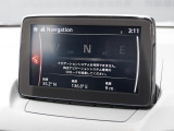 マツダコネクトの7インチWVGAディスプレイです。センターコンソールのコマンダーコントロールでの操作に加えて、タッチパネルにもなっていますので、画面にタッチしての操作も可能です。