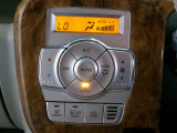 オートエアコンで車内はいつも快適 温度設定に応じて風量や風向きを調節してくれます