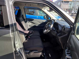 「シート高調整&チルトステアリング」で小柄な方も運転しやすいポジションに調整できます。