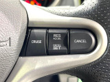 【クルーズコントロール】高速道路もラクラク走行。アクセルを離しても一定速度で走行ができ、長距離運転時の負担を軽減!加速・減速も簡単なスイッチ操作で調整できます。