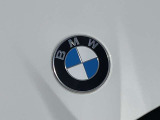 BMWを熟知したメカニックによる100項目の点検・整備を行います。不具合箇所、交換時期に達している部品に関しましては、全て当社負担で交換してからのご納車となります。