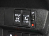 ◆両側電動スライドドア◆狭い駐車場でも乗り降りが楽々♪お子様が隣の車にドアを当ててしまう心配もございません!小さなお子様連れの方もこれで安心。
