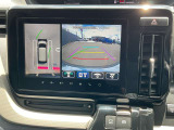 空から見下ろしているような視点で周囲を確認できるアラウンドビューモニター。駐車時にとても便利です。