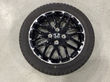 当社にてデモ走行時に装着していたワンシーズン使用の中古スタットレスタイヤ+ホイール4本セットを用意致しました。(2025年製、タイヤ+ホイールは現状渡し、保証対象外です)