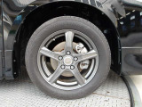 社外16インチアルミ!タイヤサイズは205/55R16です
