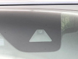 【三菱e-Assist】走行中に前方の車両等を認識し、衝突しそうな時は警報とブレーキで衝突回避と被害軽減をアシスト。より安全にドライブをお楽しみいただけます。