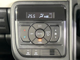 【オートエアコン】一度お好みの温度に設定すれば、車内の温度を検知し風量や温度を自動で調整。暑い&hellip;寒い&hellip;と何度もスイッチ操作をする必要はありません。快適な車内空間には必須の機能ですね♪