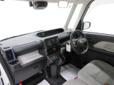 ダイハツのお店では、ダイハツ車を知り尽くしたプロフェッショナルが、専用の診断機器を使って各システムを点検しております。