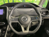 【純正革巻きステアリング】上質な革を使用することで、手にしっかり馴染みとても運転しやすいハンドルです♪