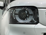 LEDヘッドライトは、点灯の瞬間から最大光量を発揮し、突然暗くなるトンネルなどでの安定感を高めます。