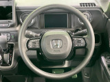 【ステアリングスイッチ】運転中、前方から目線をそらすことなく、オーディオ等の操作が可能な便利機能!安心&快適なドライブを演出してくれます♪