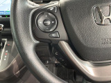 ステアリングにオーディオ操作スイッチが付いています。オーディオ画面に直接タッチしなくても操作が出来ますので、運転に集中できます。
