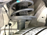 お車を安心してお乗りいただく為には、足回りの定期点検が欠かせません。サービスサポート(有償保証)では無料点検もご提供しており、安心のカーライフをお過ごしいただけるサポート体制が整っています。