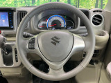 インテリアに合わせたデザインのステアリングは、運転される方のことも考え、運転しやすい形状、大きさです。是非一度、実際に触ってお確かめください。