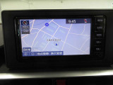 ディスプレイオーデイオ(フルセグTV・AM/FMチューナー・Biuetooth・USB入力)+オプションのナビが付いています。