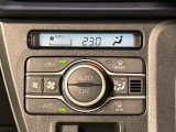 快適装備のオートエアコン♪ 温度設定をすれば、自動で車内の温度管理をしてくれる優れ物です☆彡
