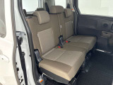 運転席や助手席だけでなく、カーテンエアバッグも装備しています。側方からの衝撃からもしっかりお客様を守ってくれます。