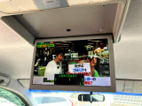 【フリップダウンモニター】大画面モニターで後席でもエンタメをお楽しみいただけます。小さなお子様にも大人気の装備です♪