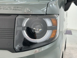 LEDヘッドライトは、点灯の瞬間から最大光量を発揮し、突然暗くなるトンネルなどでの安定感を高めます。
