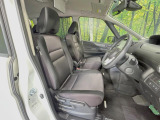 運転席シート廻りは使用感も少なく、良好な状態となっています。丁寧に使われていたことがよくわかりますね。