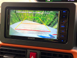【バックカメラ】駐車時に後方がリアルタイム映像で確認できます。大型商業施設や立体駐車場での駐車時や、夜間のバック時に大活躍!運転スキルに関わらず、今や必須となった装備のひとつです!
