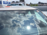 障害物を感知して、衝突の可能性がある場合、運転者へ警告音を発したり、衝突の可能性が高い場合、ブレーキの補助操作を行い、減速して衝突被害を軽減するシステムです。