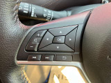 ステアリングスイッチ付きのハンドル!運転に支障をきたすことなくナビ操作が可能です!!