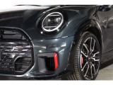MINI NEXT勝どきのお支払総額は、車両本体価格、環境性能割、月割自動車税、リサイクル料金、印紙代、車庫証明代行費用、登録代行料金が含まれております。