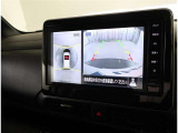 パノラミックビューモニター付きです。車両を上から見たような映像をディスプレイオーディオ画面に表示。運転席からの目視だけでは見にくい、車両周辺の状況をリアルタイムでしっかり確認できます。