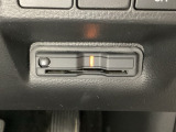 ハンドルの右下にETCがついています。高速道路の料金所の通過も楽々です!。カードの取り出しもしやすい場所についています。