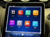 新しくなったセンターコンソールはスマートフォンを操作するような感覚でナビから車両の設定までが可能です。