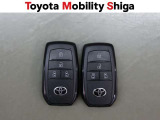 スマートキー2本付き!キーをポケットやカバンに入れておくだけでドアの施錠・開錠やエンジンスタートの操作が簡単です!