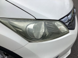 HIDヘッドライトです。蛍光灯のような明るさが特徴で広い範囲を明るくしてくれます。光量が大きいので暗い場所での視認性が上がります。
