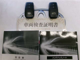 スマートキー付。取扱説明書とメンテナンスノートもあります☆品質評価シート付いてます!トヨタ認定中古車ライト!!