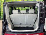 普段のお買い物や通勤、送迎等に十分な荷室スペースを確保しております。セカンドシートを倒すと、大きな荷物の積載も可能です♪