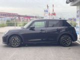 気密性の高いMINIは外観のかわいらしさとは裏腹に、外の雑音を遮り、高級感のある快適なドライブをお楽しみいただけます。