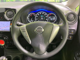 インテリアに合わせたデザインのステアリングは、運転される方のことも考え、運転しやすい形状、大きさです。是非一度、実際に触ってお確かめください。