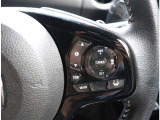 『1台』のお車に対して、3名体制で日々議論を重ね仕入れを行っております。
