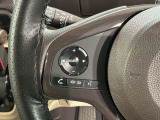 ステアリングにオーディオ操作スイッチが付いています。オーディオ画面に直接タッチしなくても操作が出来ますので、運転に集中できます。