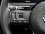 便利なステアリングスイッチ装備です。
