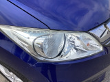 HIDヘッドライトです。蛍光灯のような明るさが特徴で広い範囲を明るくしてくれます。光量が大きいので暗い場所での視認性が上がります。