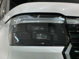 LEDヘッドライトは、点灯の瞬間から最大光量を発揮し、突然暗くなるトンネルなどでの安定感を高めます。