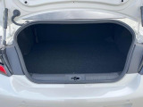 積み下ろしのしやすいデッキにはたっぷりと荷物を積み込んでいただけます。遊びから仕事まで、様々なシーンで頼れます♪