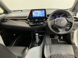 弊社の商品車両は横浜本牧にあります本部で隅々までチェックを行い、トヨタの厳しい商品基準をクリアした厳選した車両を展示しています。